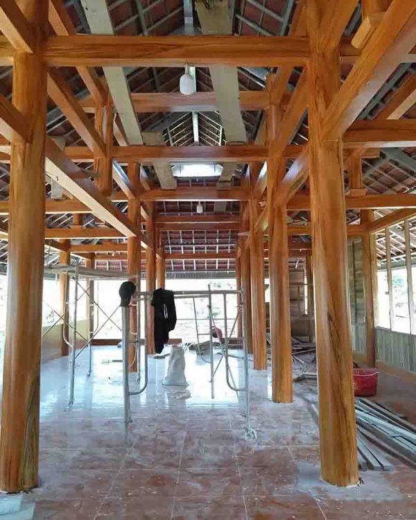 Giá sơn giả gỗ trên tường - cột - nhà sàn